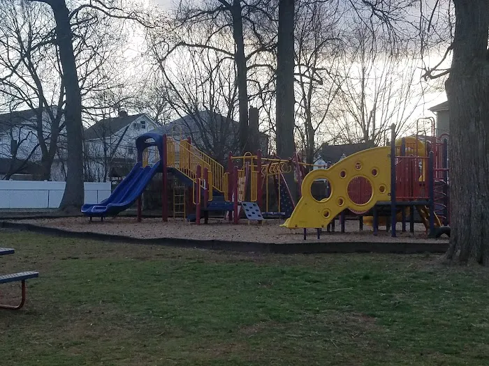 Lee Place Park Picture 9
