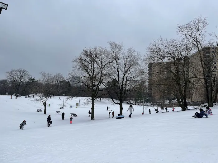 Ft. Lee Sledding Park Picture 10