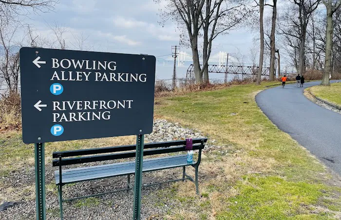 Tarrytown Riverwalk Picture 2
