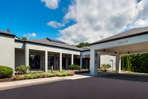 Courtyard Tarrytown Westchester County Picture 5