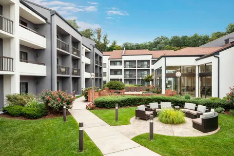 Courtyard Tarrytown Westchester County Picture 2