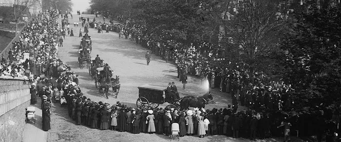 John Jacob Astor IV Grave Picture 2