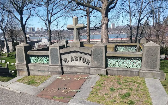 John Jacob Astor IV Grave Picture 8
