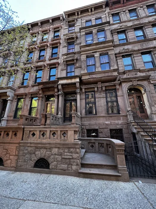 Sherlock's Brownstone Picture 6