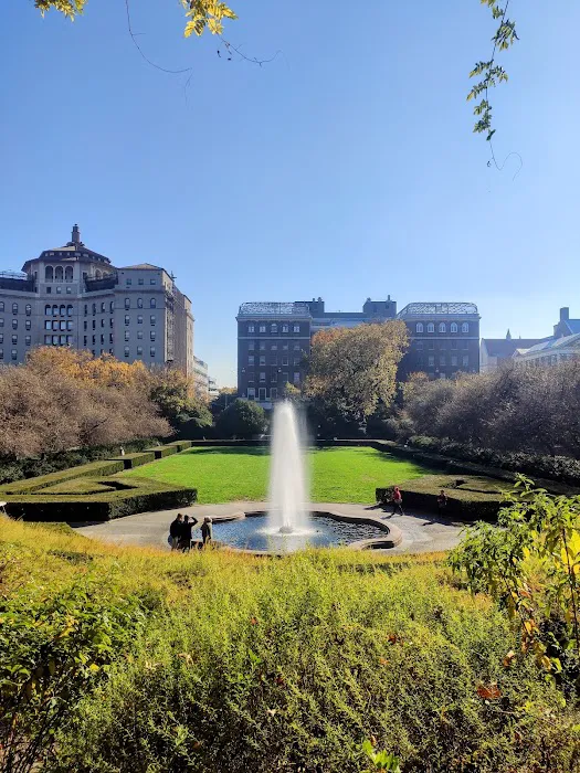 Conservatory Garden Center Fountain Picture 8
