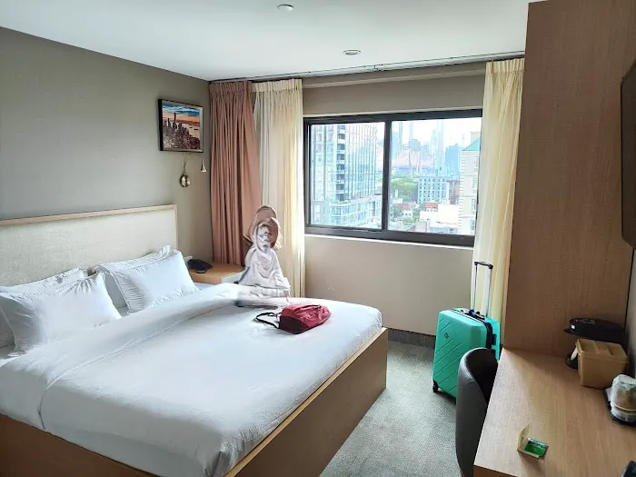 LIC Plaza Hotel Corp Picture 2