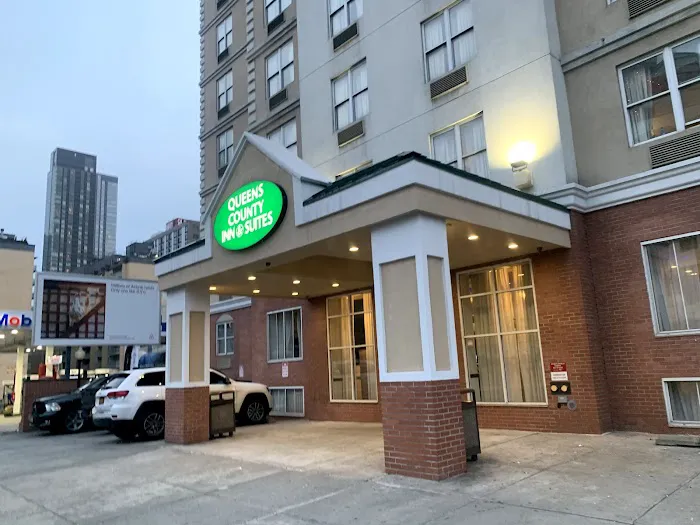 Queens County Inn and Suites Picture 7