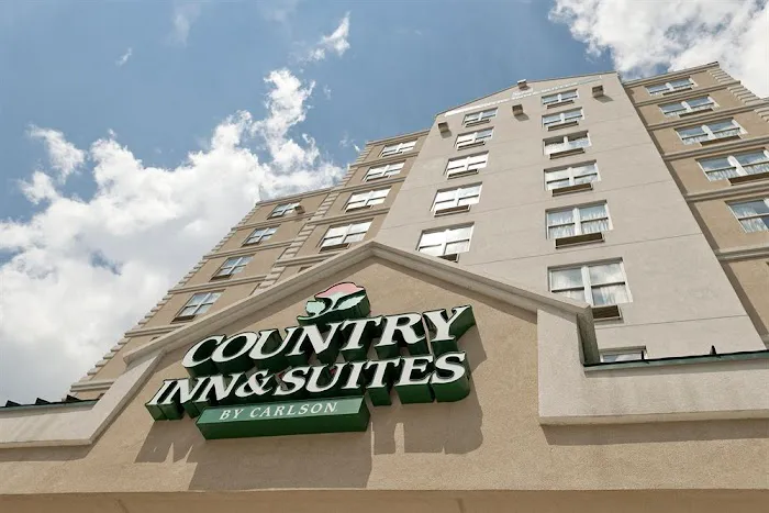 Queens County Inn and Suites Picture 9
