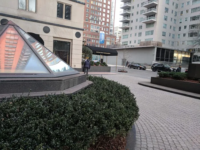 Bristol Plaza Picture 9