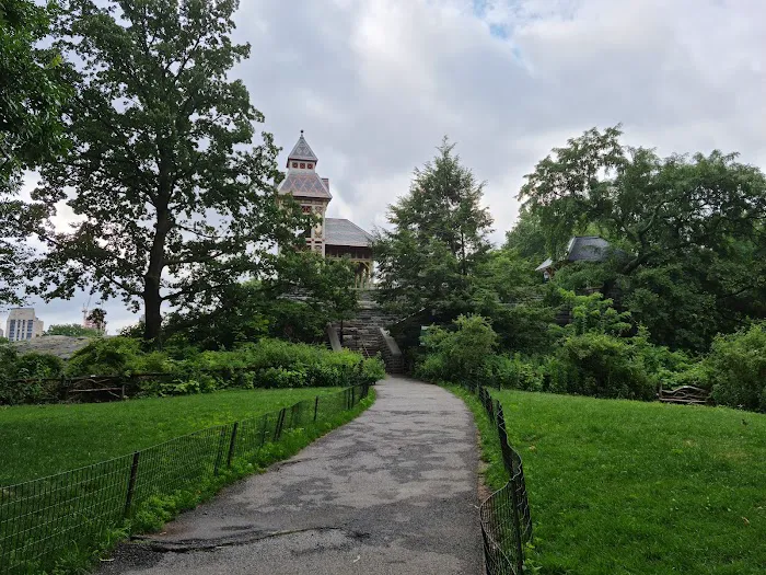 Shakespeare Garden Picture 8