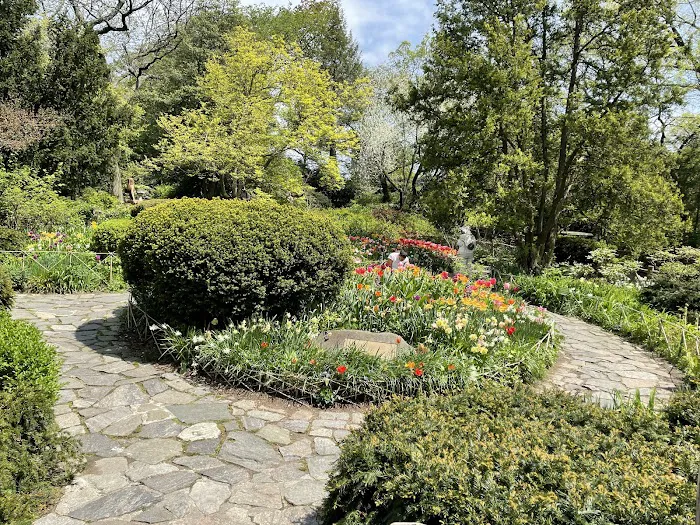 Shakespeare Garden Picture 9