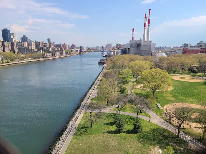 Queensbridge Park Picture 8