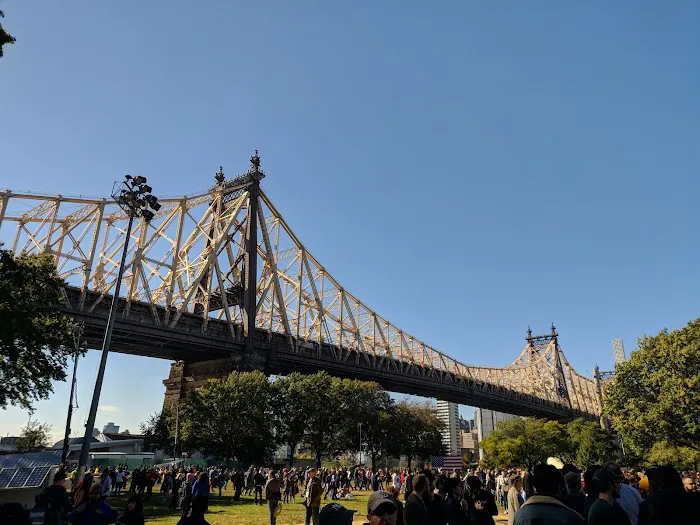 Queensbridge Park Picture 6