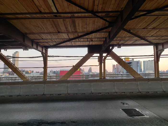 Queensbridge 