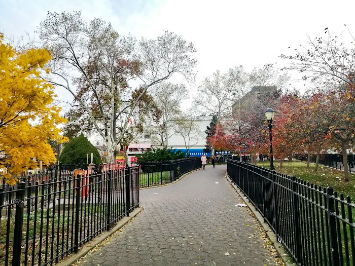 Montefiore Square Picture 6