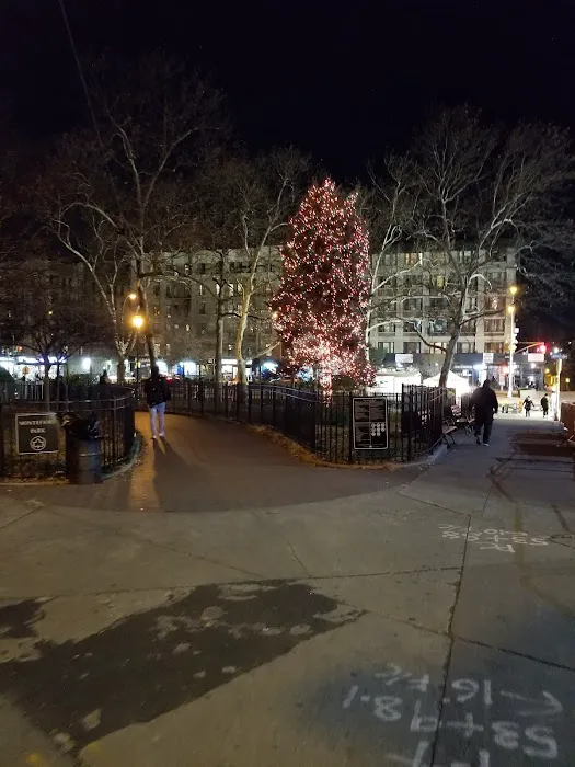 Montefiore Square Picture 7