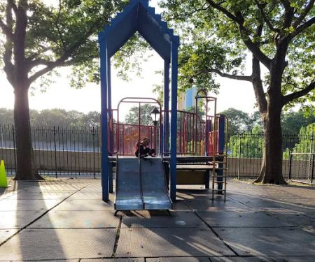 142nd Street Dog Run