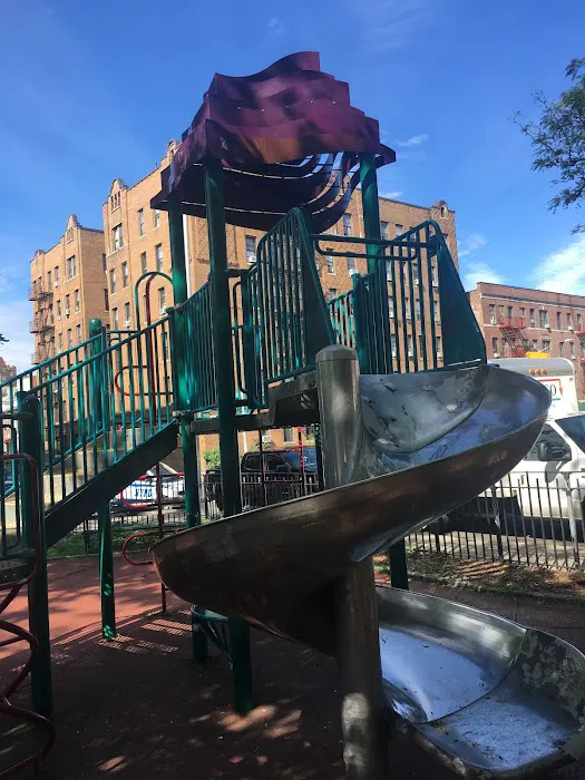 Babi Yar Triangle Playground Picture 2