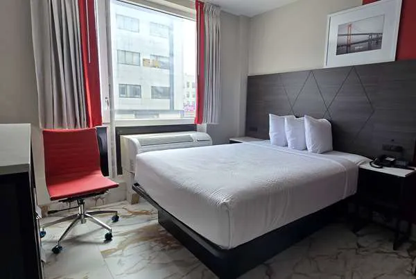 Ramada by Wyndham Brooklyn Empire Blvd Picture 2