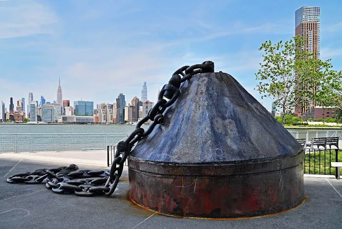 Greenpoint Landing Esplanade Picture 4