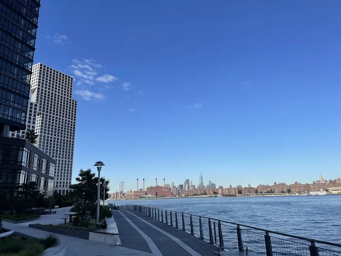 Greenpoint Landing Esplanade Picture 1