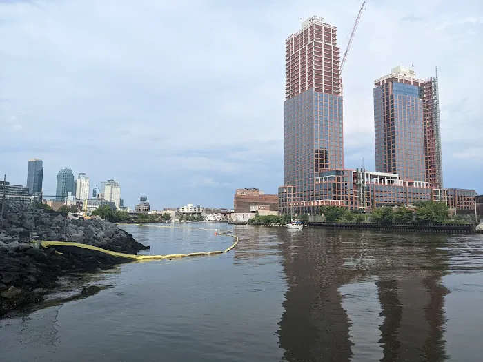 Hunter's Point South Kayak Ramp Picture 5