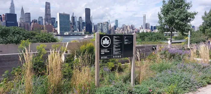 Hunter's Point South Park Observation Deck Picture 2