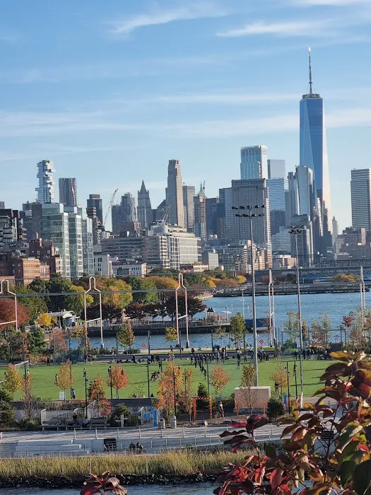 Gantry Plaza State Park - Handball Courts Picture 7