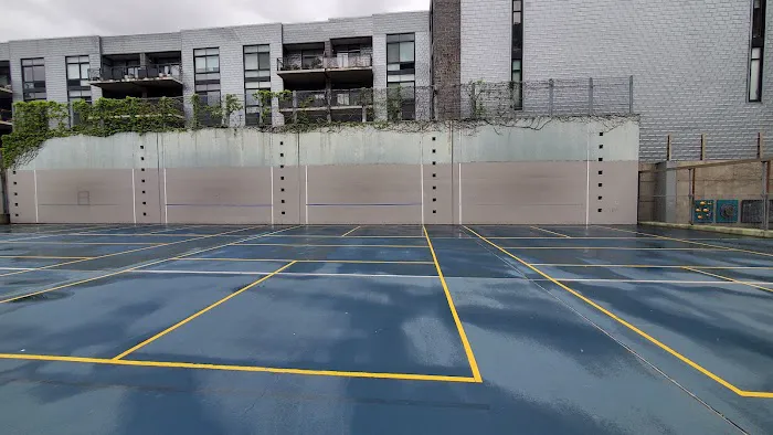 Gantry Plaza State Park - Handball Courts Picture 3