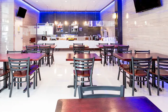 LIC Hotel Picture 2