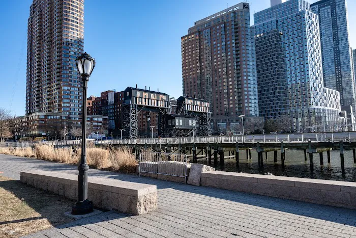LIC Docks Picture 2