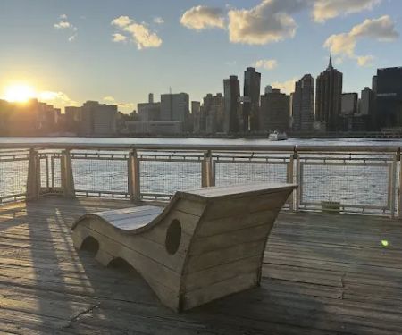 LIC Docks