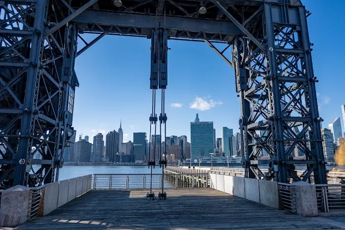 LIC Docks Picture 6