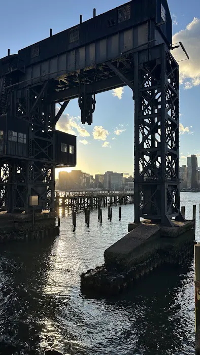 LIC Docks Picture 8