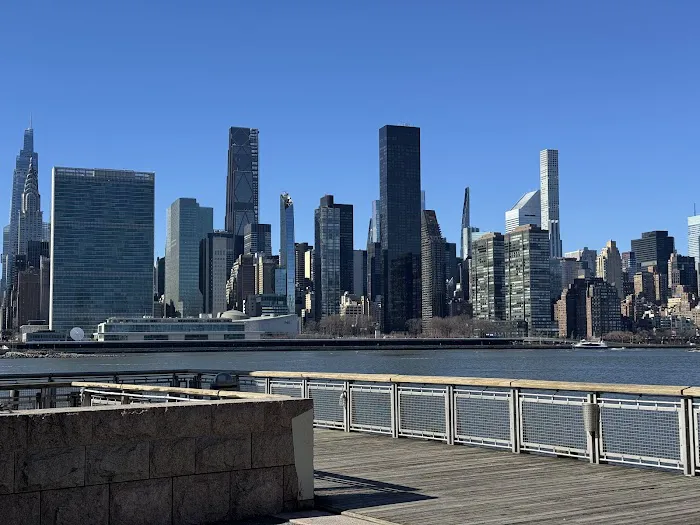 Gantry Plaza State Park Recreational Dock Picture 10