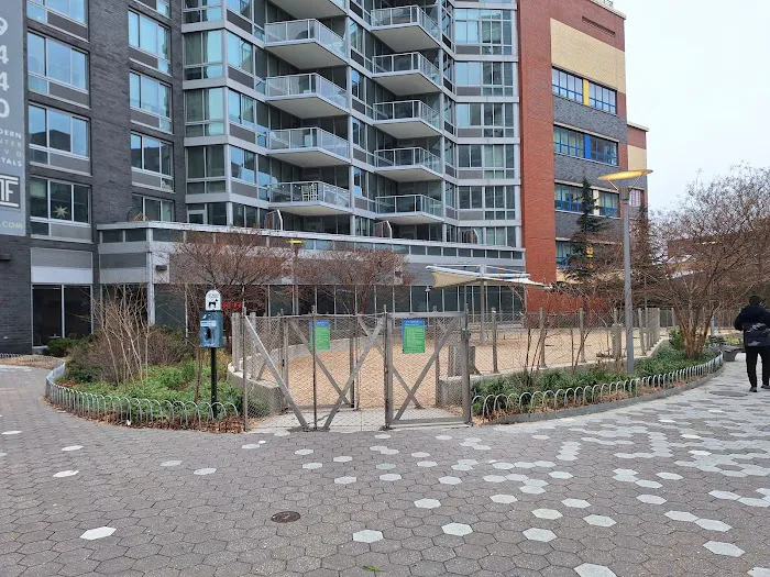 Dog Park Of Gantry Plaza State Park Picture 1