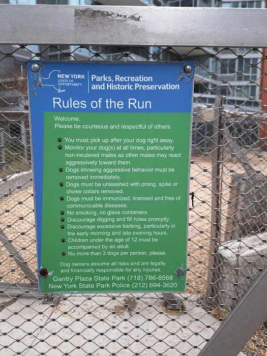 Dog Park Of Gantry Plaza State Park Picture 4