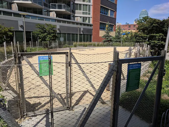 Dog Park Of Gantry Plaza State Park Picture 7