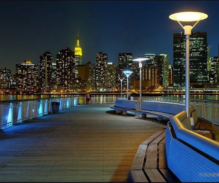 Gantry Plaza State Park