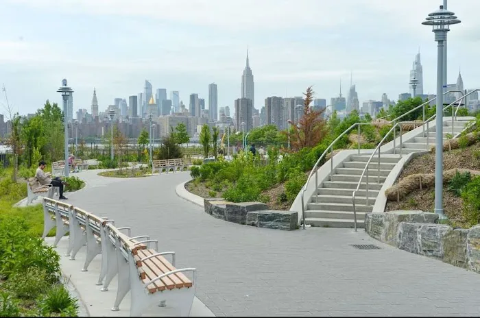 50 Kent - Bushwick Inlet Park Picture 9