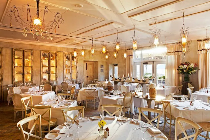 Delamar Greenwich Harbor Picture 9