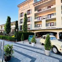 Delamar Greenwich Harbor ico