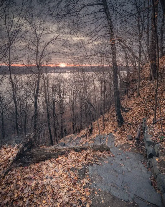 Blue and white Trail Picture 7
