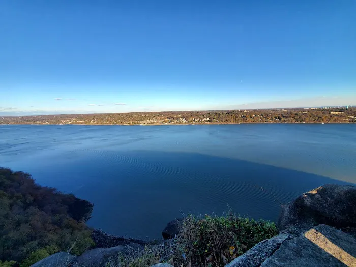 Lookout place Picture 2