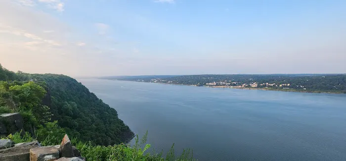 Lookout place Picture 6