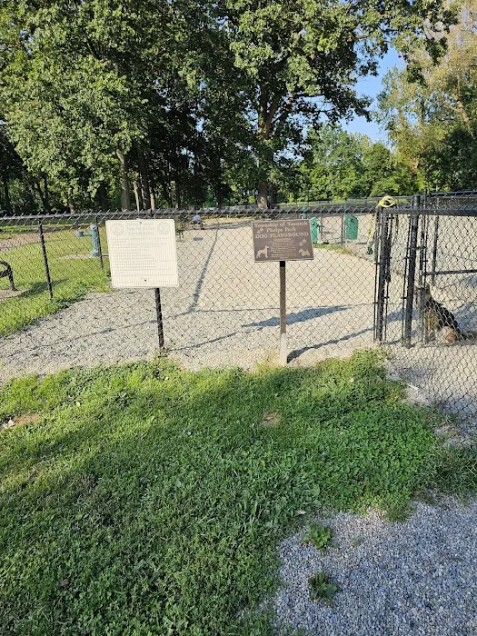 Phelps Park Dog area Picture 3