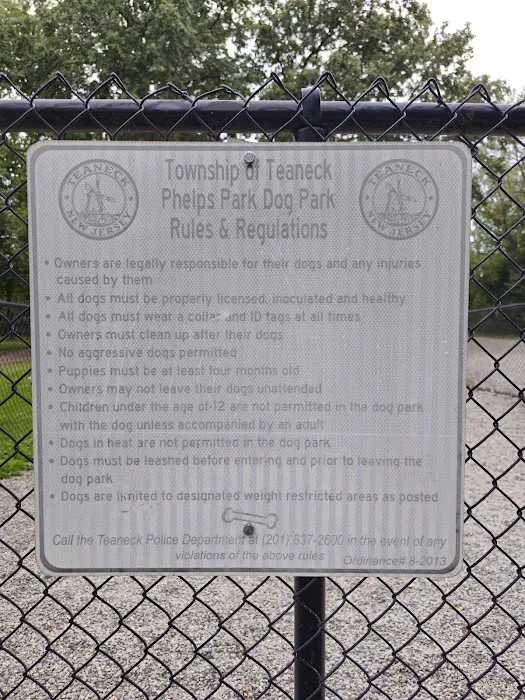 Phelps Park Dog area Picture 7