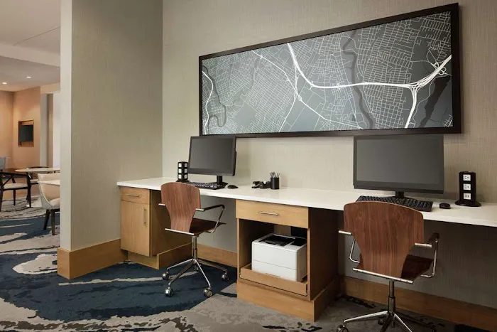 Hampton Inn & Suites Teaneck Glenpointe Picture 5