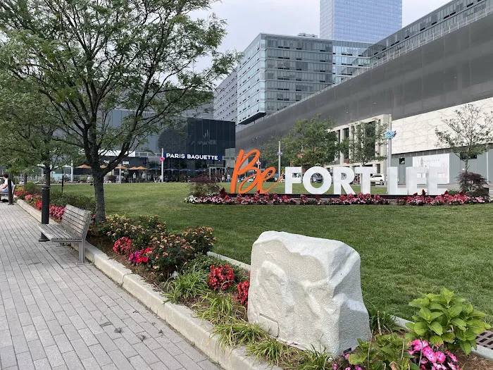 Fort Lee Park Picture 1