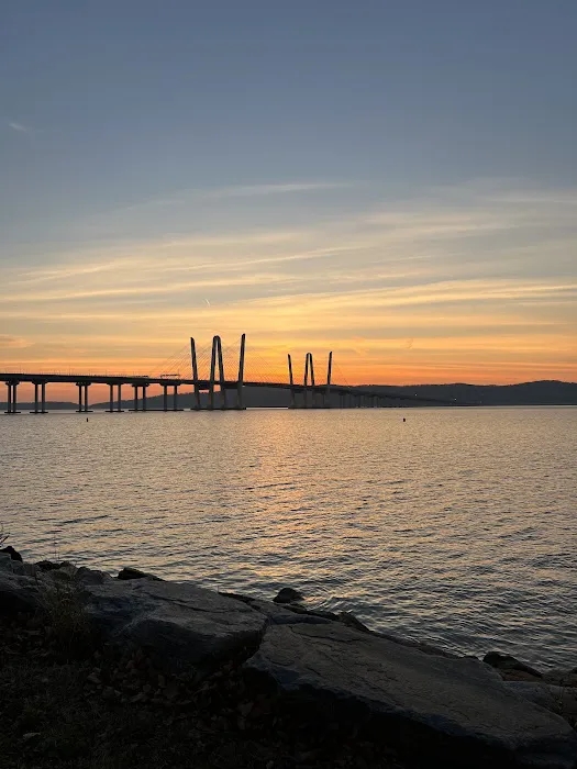 Scenic Hudson RiverWalk Park at Tarrytown Picture 5